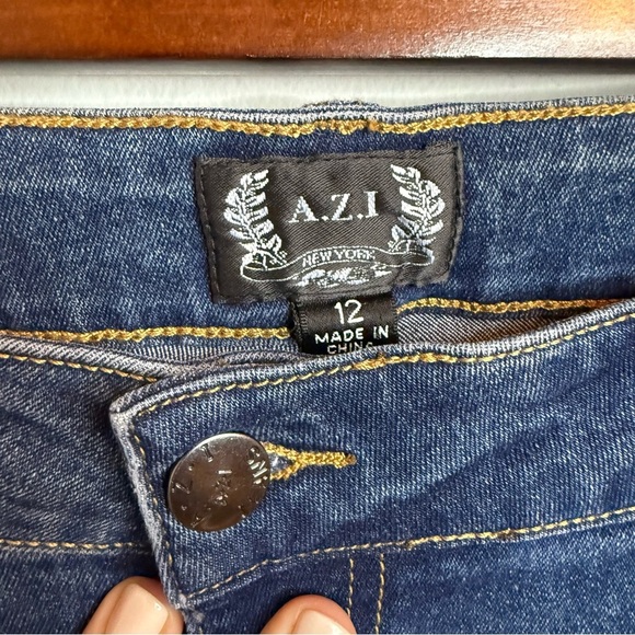 A.Z.I. | High-Waist Wide Leg Jeans with Button Detail down the Leg | Sz 12 - Picture 6 of 10